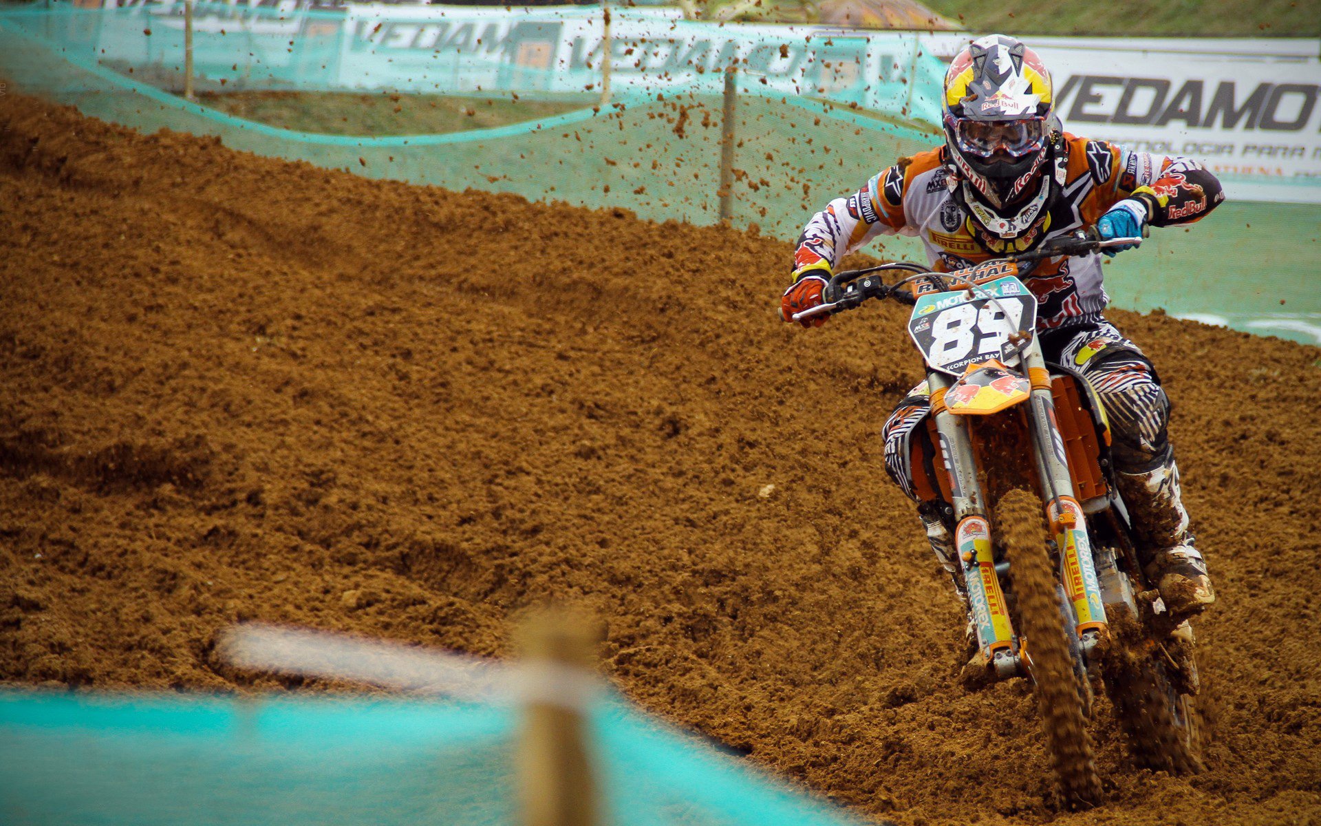 开云体育登录-从温网梦魇到年终殿堂的淬火重生，梅德韦杰夫的冰与火翻盘之路